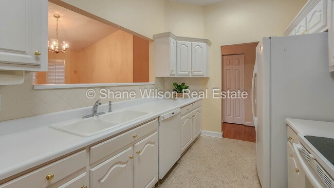 Building Photo - Spacious 3-Bed, 3-Bath Condo in Dalton