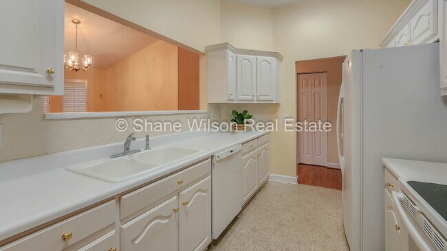 Building Photo - Spacious 3-Bed, 3-Bath Townhouse in Dalton