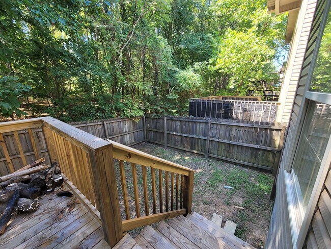 Building Photo - Home in Benton
