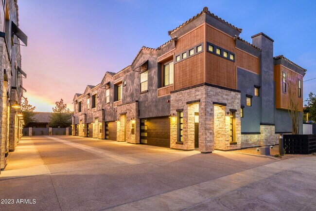 Building Photo - Exclusive Urban Sanctuary—Sophisticated Townhouse in Vibrant Phoenix