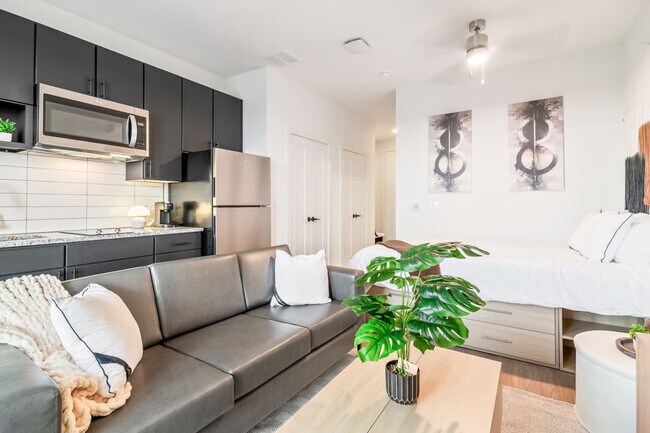 Building Photo - 701 Richmond Ave.