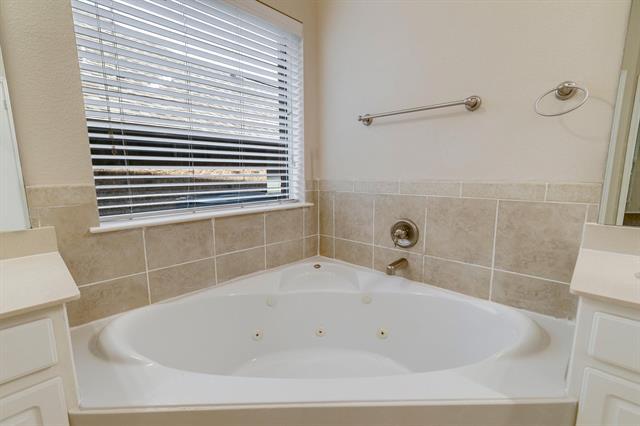 Building Photo - 11570 Beeville Dr