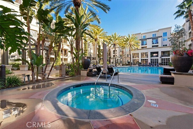 Building Photo - 1358 Scholarship