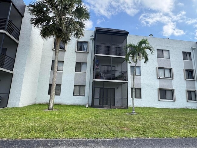 Building Photo - 3710 N Pine Island Rd