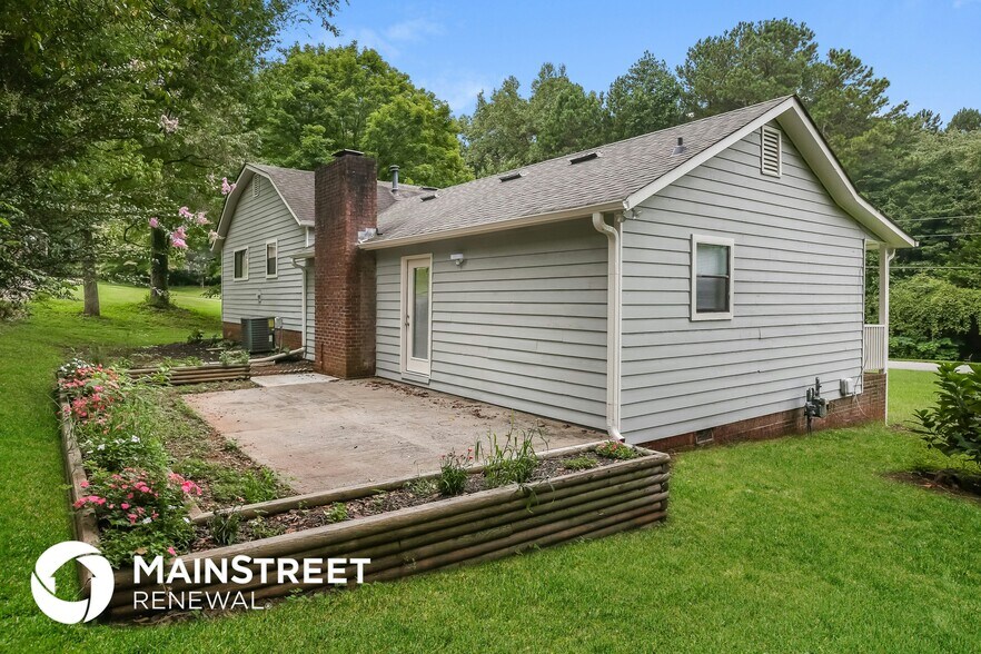 Building Photo - 122 Trickum Hills Dr
