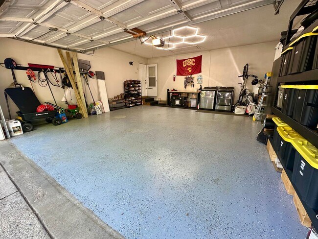 Building Photo - 1205 Woodbridge Dr