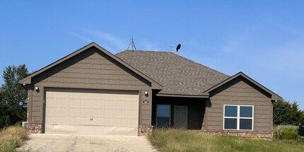 Building Photo - Cozy 3 bed, 2 bath close to Choctaw Casino