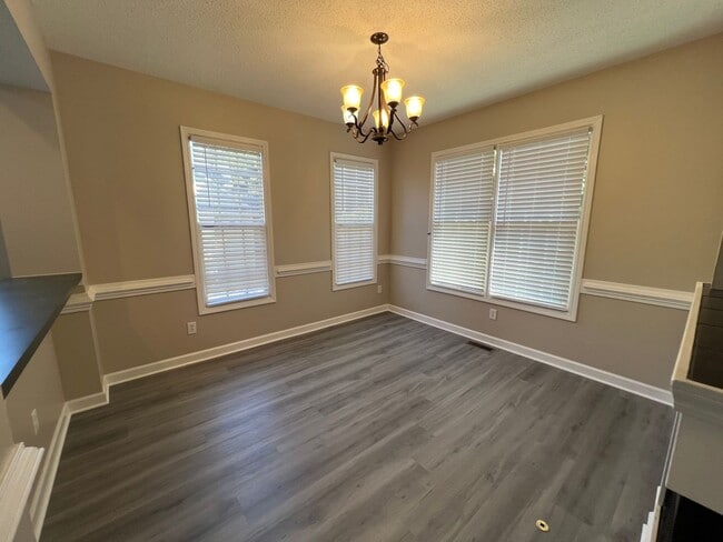 Building Photo - 7706 Astoria Pl