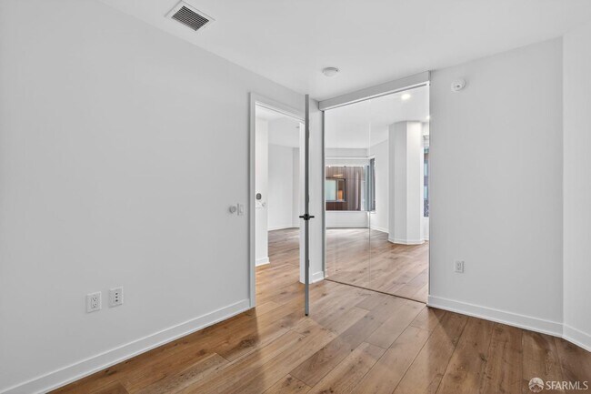 Building Photo - 280 Spear St