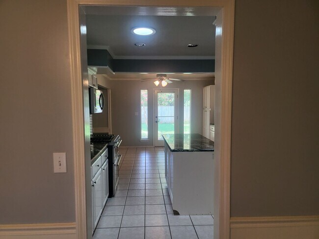 Building Photo - 3 Bed 2 Bath, Bixby Schools