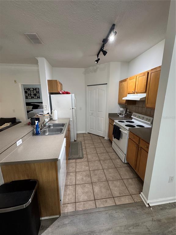 Building Photo - 4207 S Dale Mabry Hwy