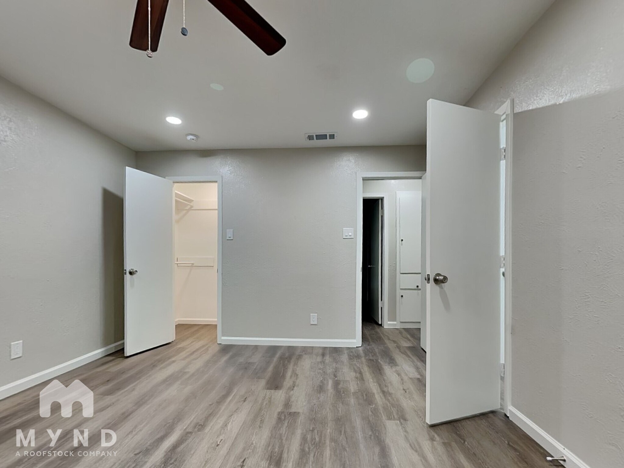 Building Photo - 901 Stonybrook Dr