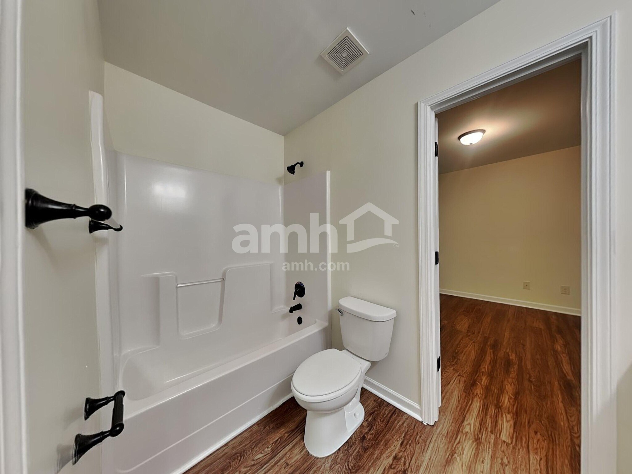 Building Photo - 210 Pebblefield Trce