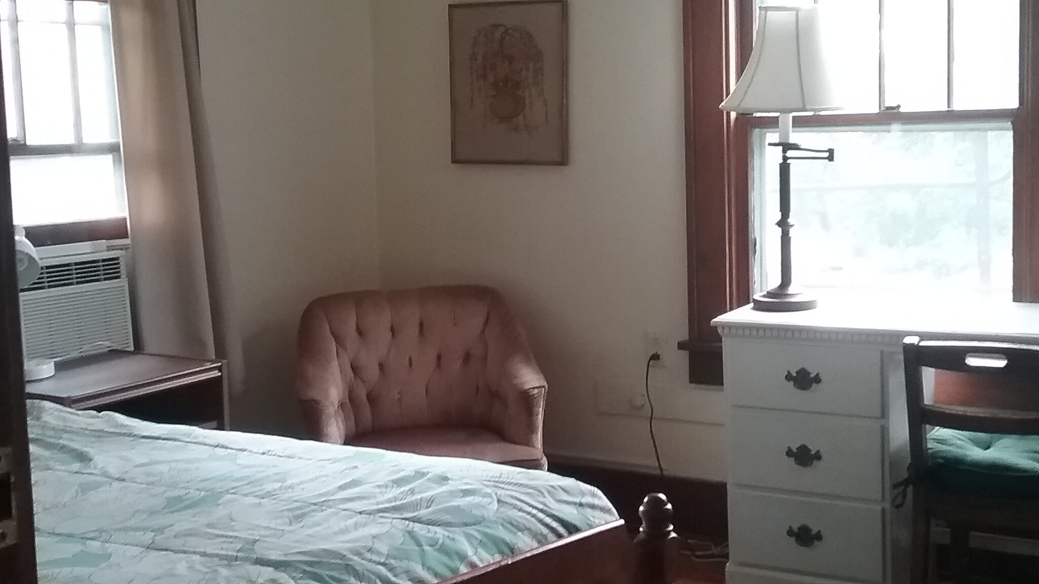 Building Photo - 613 E College St