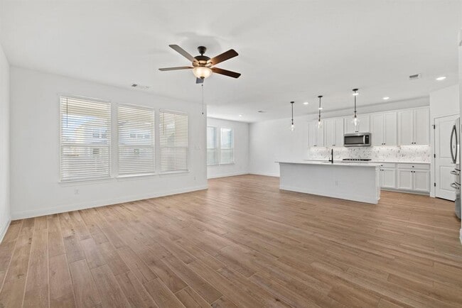 Building Photo - 240 Harbors Ln