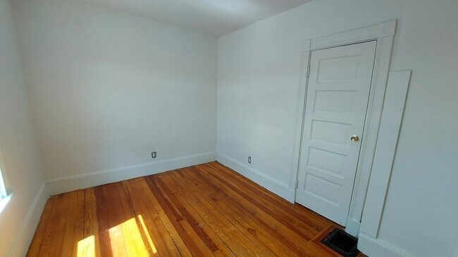 Building Photo - 7 Topliff St