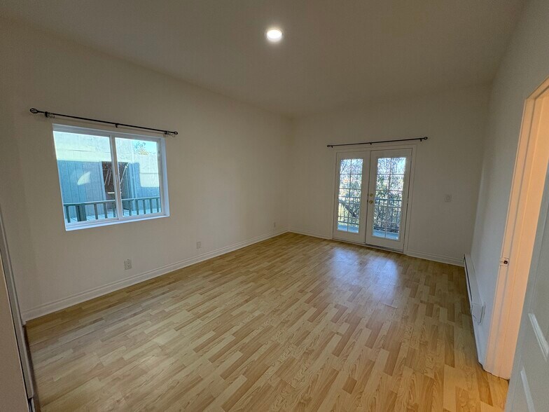 Building Photo - 1402 San Remo Dr