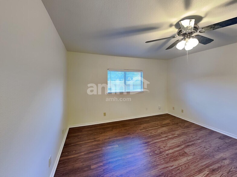 Building Photo - 6422 Beech Trail Dr