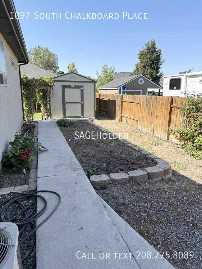 Building Photo - 1097 S Chalkboard Pl