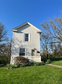 Building Photo - 3 bed/1 bath Single Family Home Clairton, PA