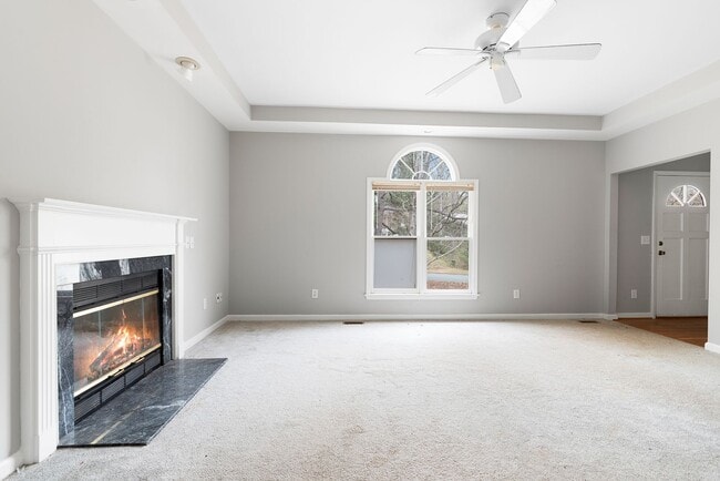 Building Photo - Available 6/9! Fabulous Home in Fantastic Location