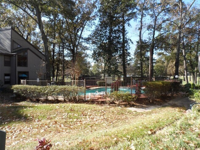 Building Photo - 12900 Walden Rd