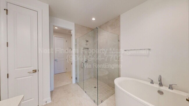 Building Photo - 156 Latham Dr