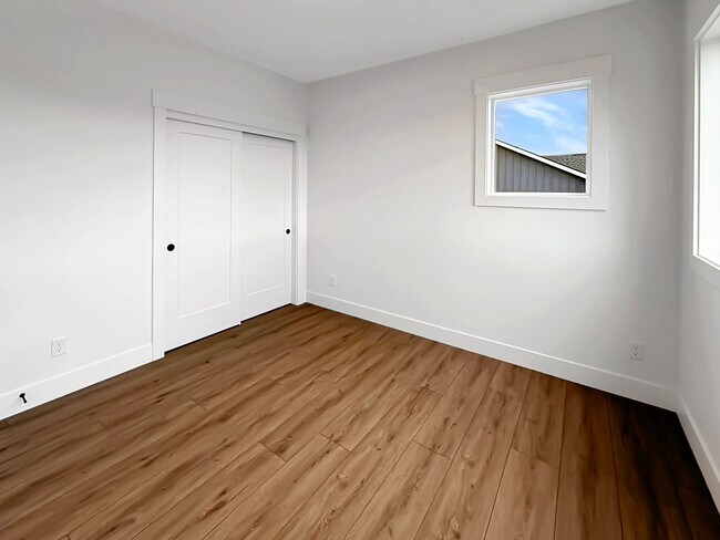 Building Photo - Pet-Friendly Luxury: New 4BD Construction with 2 Dedicated Offices in Eagle’s Centerra Community