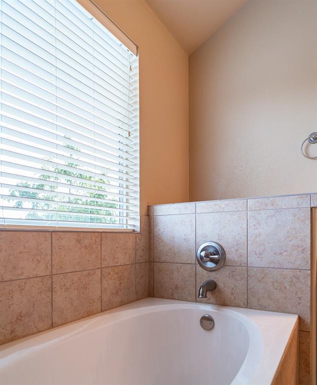 Building Photo - 2301 Giddens Dr