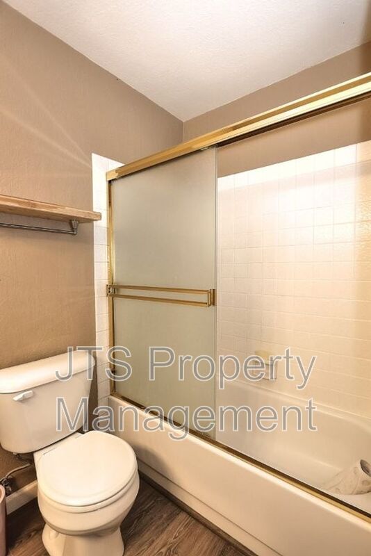 Building Photo - 6913 Navarro Ct