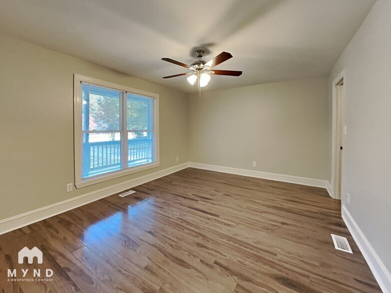 Building Photo - 1308 Hickory Hollow Ln