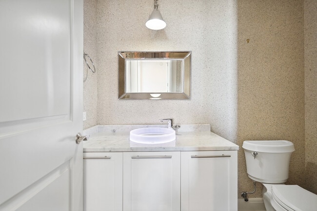 Building Photo - 3344 Peachtree Rd