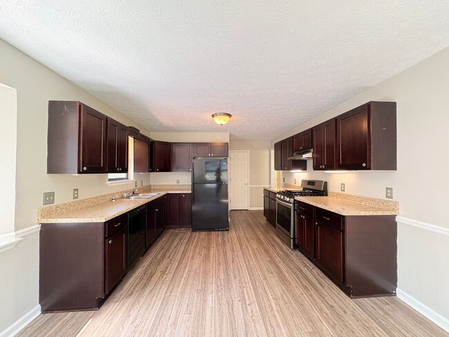 Building Photo - 901 Locke Dr