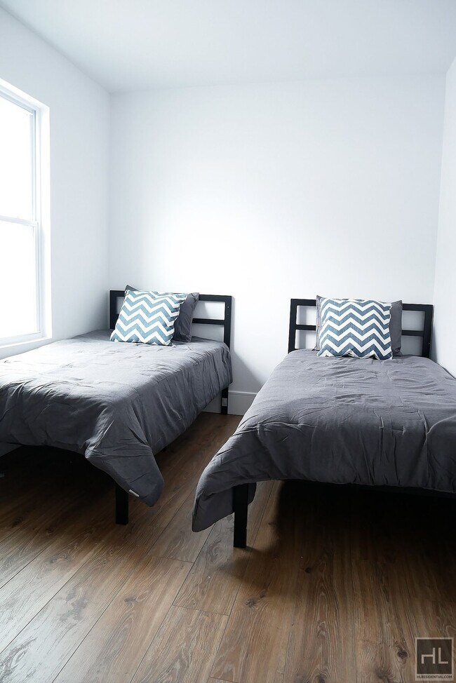 Building Photo - 36-20-36-29 29th St