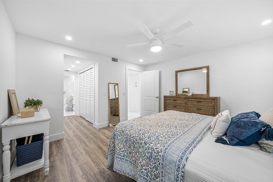 Building Photo - 4249 Quail Ridge Dr N