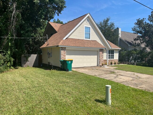Primary Photo - 377 Brookwood Blvd