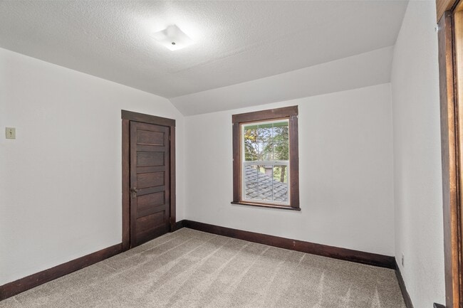 Building Photo - 117 Benthein Rd