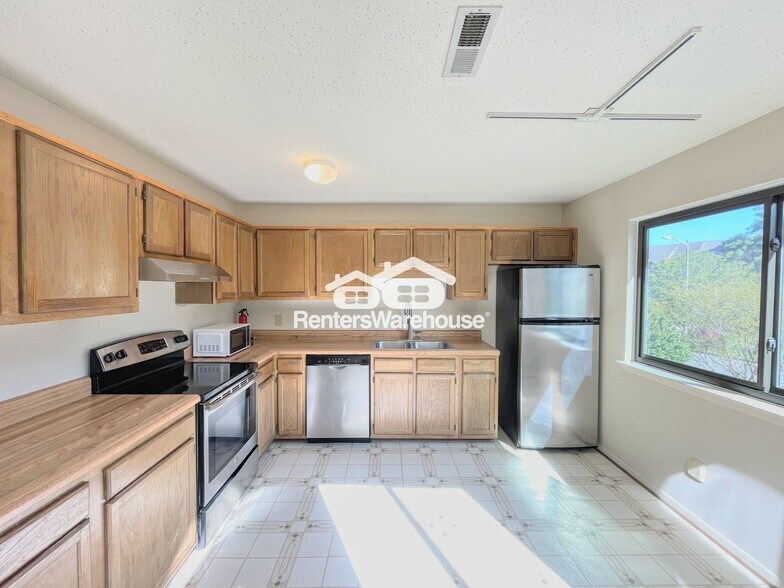 Building Photo - 3961 Aeries Way