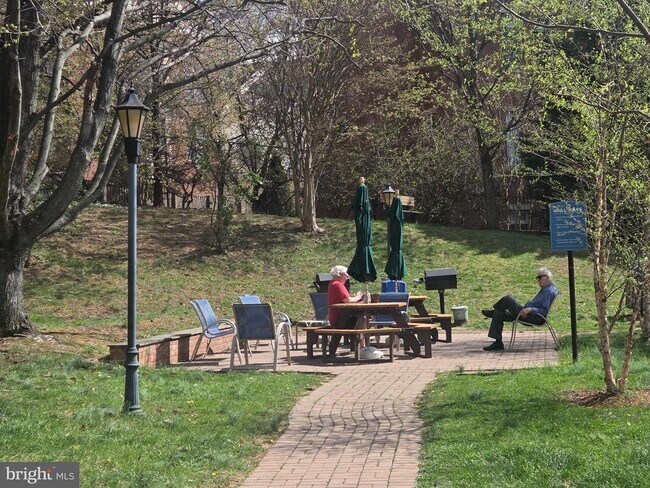 Building Photo - 3000 Spout Run Pkwy