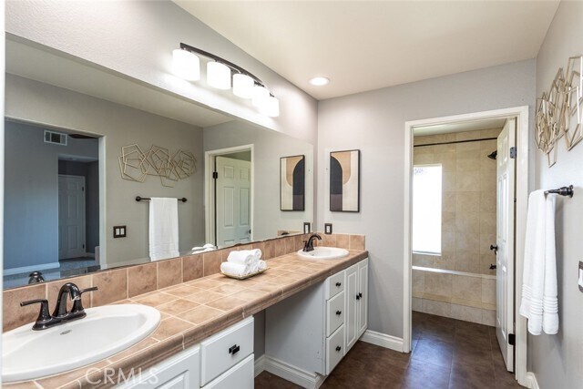 Building Photo - 7300 E Singingwood Dr