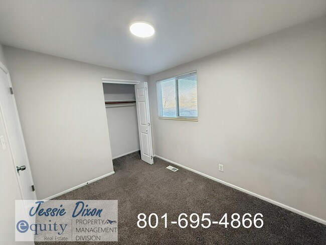 Building Photo - 364 Ann St