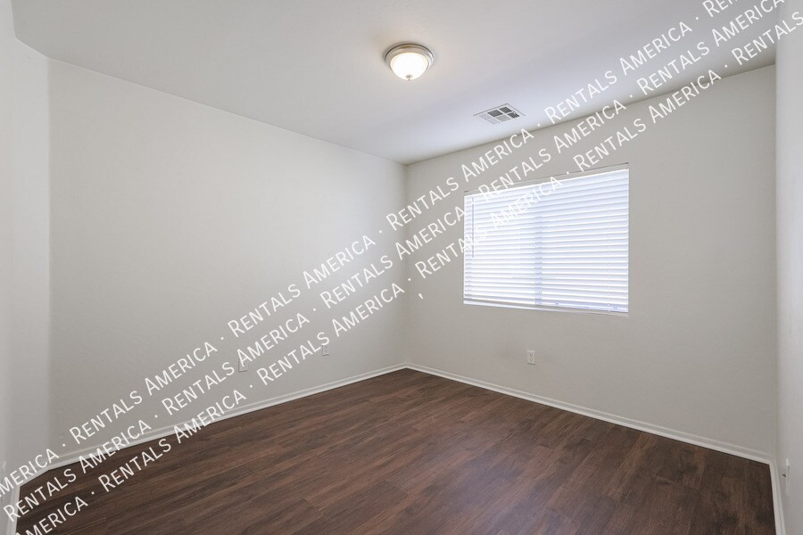 Building Photo - 35005 N 30th Dr