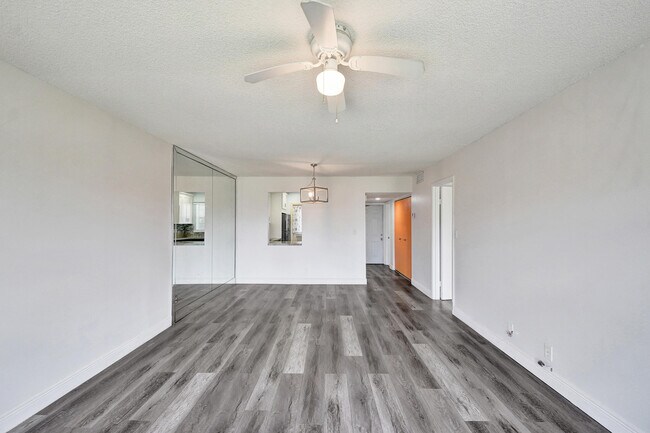 Building Photo - 2430 SW 81st Ave