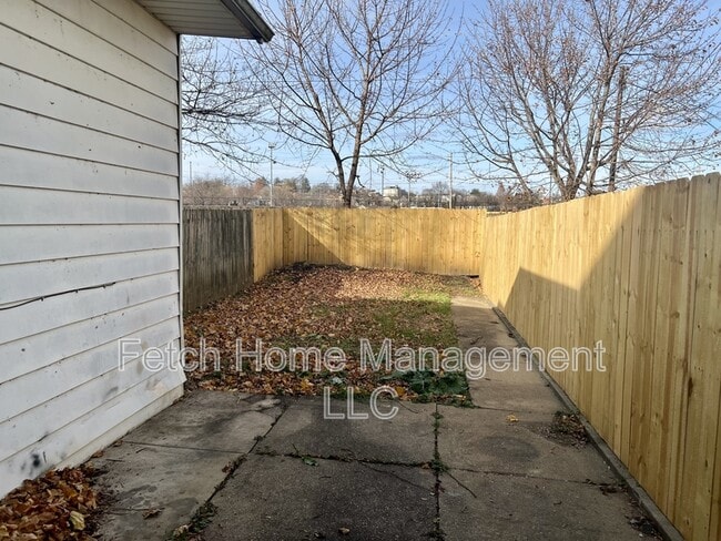 Building Photo - 113 Arch St