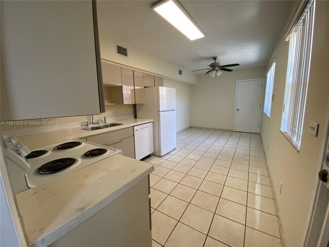 Building Photo - 80 NW 60th Ct
