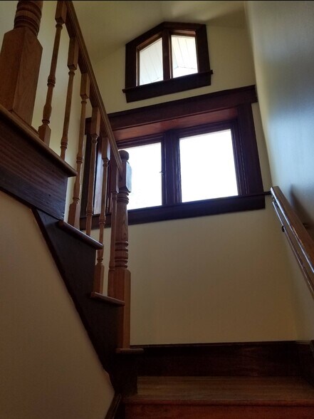 Building Photo - 347 E 700 S