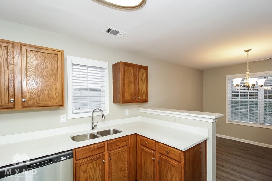 Building Photo - 6551 Snow Bird Ln