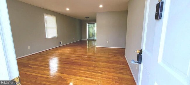 Building Photo - 1015 Marleigh Cir