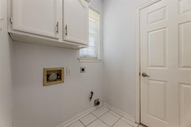 Building Photo - 8817 Pocono Dr
