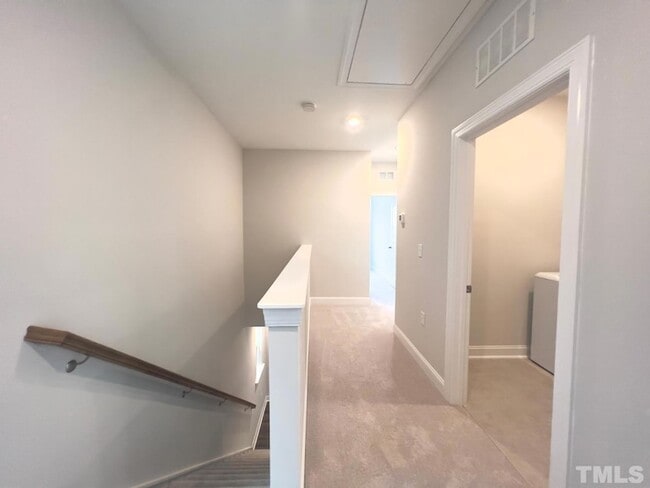 Building Photo - 341 Natsam Wds Wy